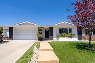 8184 Flanders Dr, San Diego, CA 92126