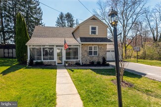 11 Locust St, Newtown Square, PA 19073