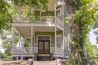 2234 Drummond St, Vicksburg, MS 39180
