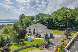 9 Gualtiere Ln, Ossining, NY 10562