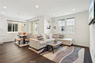 320 Ford Rd, Costa Mesa, CA 92627