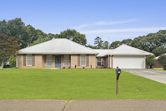 54 Nicolaus Dr, Hattiesburg, MS 39402