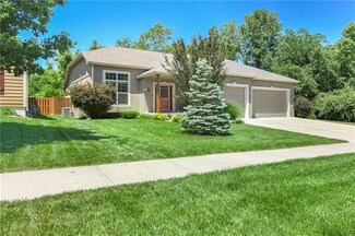 4900 Parkway Dr, Leavenworth, KS 66048