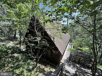 198 Hoods Point Rd, Basye-Bryce Mountain, VA 22810