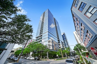 860 W Blackhawk St Unit 2106, Chicago, IL 60642