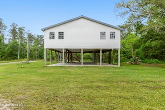 6090 Gull St, Bay St. Louis, MS 39520