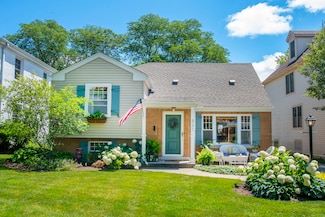 521 S Ashland Ave, La Grange, IL 60525