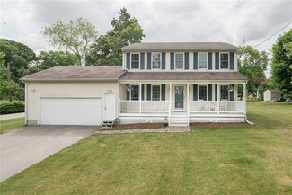 2 Pasadena St, Johnston, RI 02919