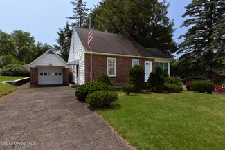 238 Madison Ave E, Rensselaer, NY 12144