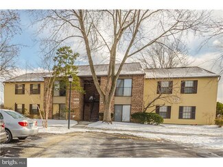 148 Birchfield Ct Unit B, Mount Laurel, NJ 08054