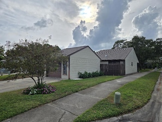 156 Devon Ct, Dunedin, FL 34698