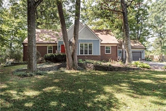 3030 Shadybrook Ln, New Albany, IN 47150