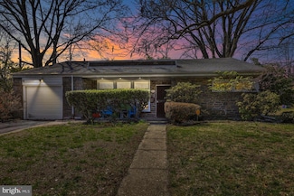 303 Crest Park Rd, Philadelphia, PA 19119