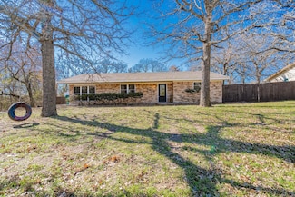 1004 E Wilbarger St, Bowie, TX 76230