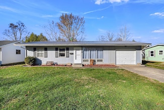 709 Meadow Dr, Newark, OH 43055