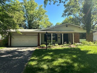 3305 Steed Dr, Florissant, MO 63033
