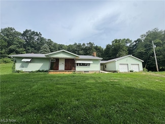 3265 Yorkview Rd SW, New Philadelphia, OH 44663