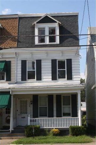 508 W Market St, Orwigsburg, PA 17961