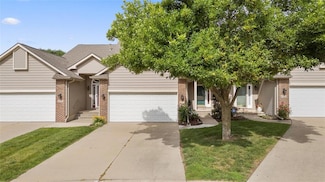 6852 NW 57th St, Johnston, IA 50131