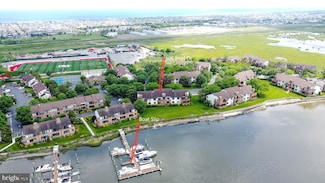 106 Reef Dr, Ocean City, NJ 08226