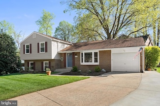 7807 Fieldcrest Ct, Falls Church, VA 22042