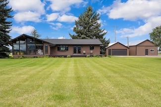 1020 Middle Rd, Columbia Falls, MT 59912