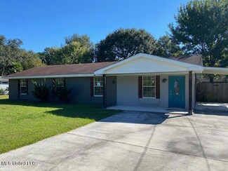 110 Rustic Ln, Carriere, MS 39426