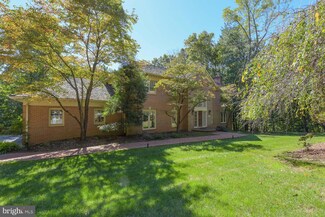 9233 Vendome Dr, Bethesda, MD 20817