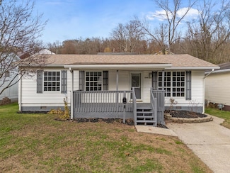 3981 39th St E, Nitro, WV 25143