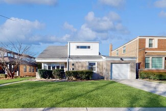 8838 Central Park Ave, Evanston, IL 60203