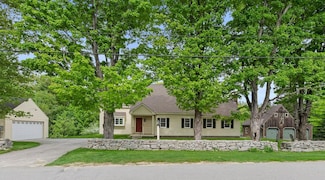 115 Old Main St, New London, NH 03257