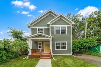 947 N Sylvan St, Saint Paul, MN 55117
