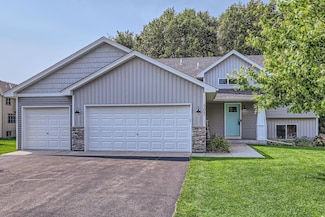 707 Brookview Ln SE, Isanti, MN 55040