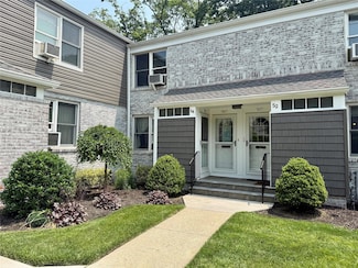 54 Glen Keith Rd Unit U, Glen Cove, NY 11542