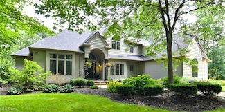 11600 Colchester Dr, Chagrin Falls, OH 44023