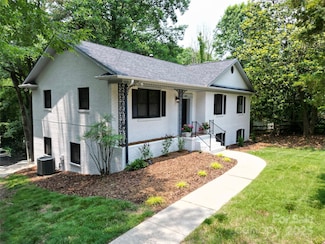 6614 Old Providence Rd, Charlotte, NC 28226