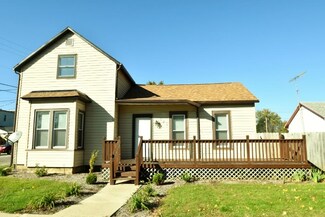 121 E Washington St, Poynette, WI 53955