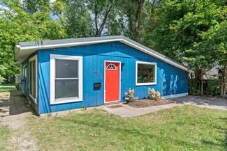 2012 Hollywood Blvd, Iowa City, IA 52240