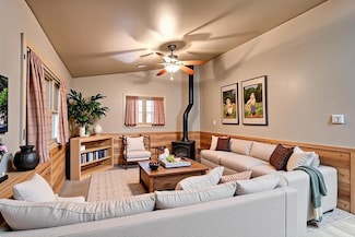 261 W Aspen Dr, Hatch, UT 84735