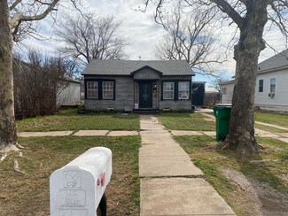 303 W 9th St, Quanah, TX 79252