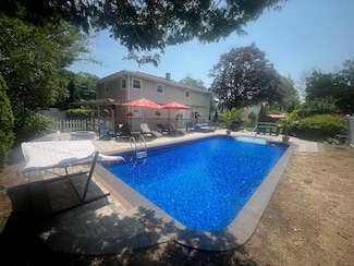 70 Pacific St, North Babylon, NY 11703