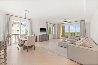 2738 Tiburon Blvd E Unit 402, Naples, FL 34109