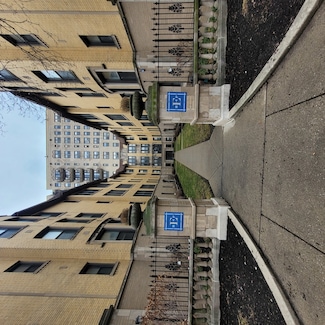 5537 S Everett Ave Unit 2W, Chicago, IL 60637