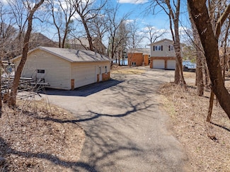 15620 Lac Lavon Dr, Burnsville, MN 55306