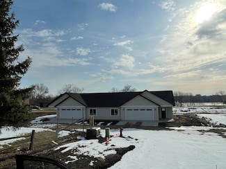 323 1/2 Unit 2 Fairgrounds Rd N, Alexandria, MN 56308