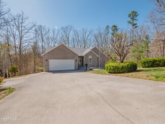 525 Emerald Ave, Kodak, TN 37764