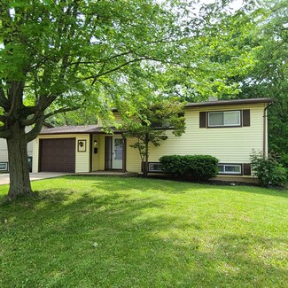 104 Timber Trail, Streamwood, IL 60107