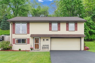569 Butterfield Dr, Irwin, PA 15642