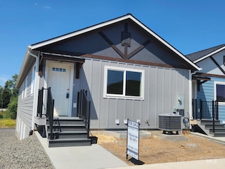 1392 Edington Ave, Moscow, ID 83843