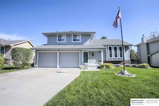 1803 Bristol St, Papillion, NE 68046